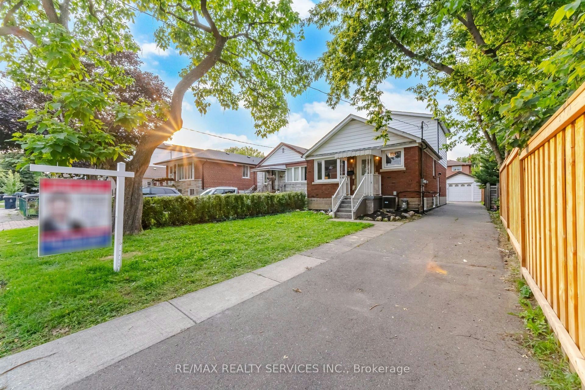 30 Elder Avenue, Toronto, ON, M8W 1S4