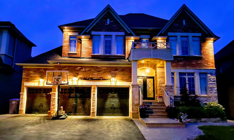 19 Black Diamond Crescent