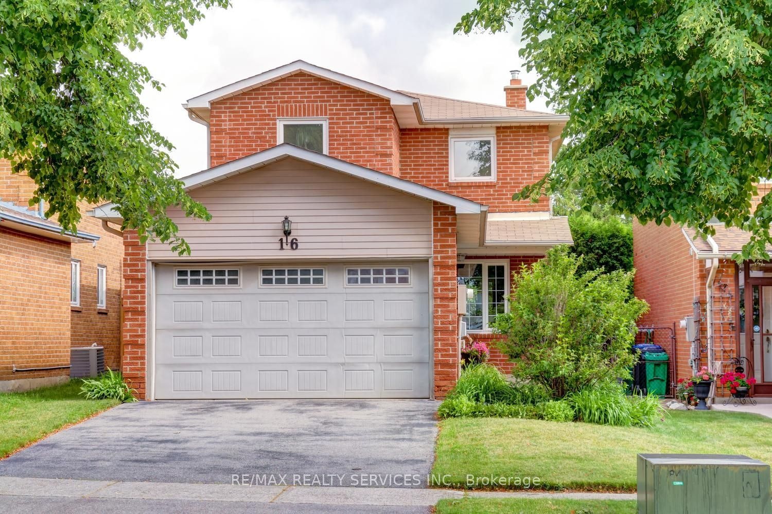 16 Cavalier Court, Brampton, ON, L6V 3K6