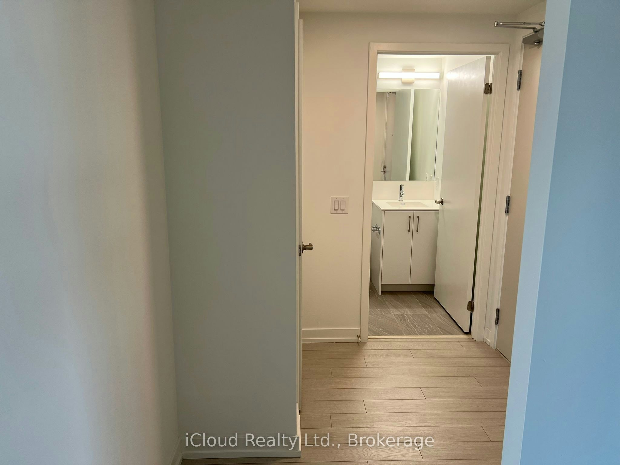 1102-4010 Eglinton Avenue, Toronto, ON, M9A 0G5 - 11