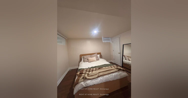 3766 Forest Bluff Crescent, Mississauga, ON, L5N 7T7 - 9