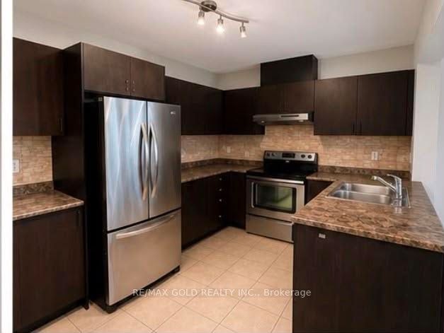 765 Millworks Crescent, Mississauga, ON, L5V 0B9 - 3