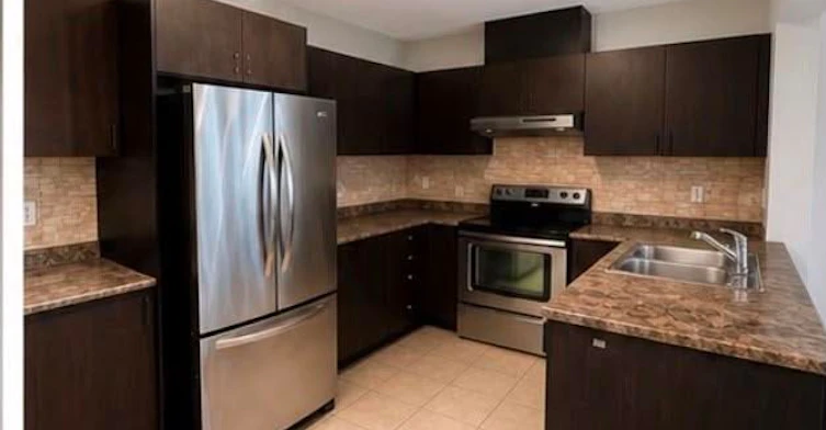 765 Millworks Crescent, Mississauga, ON, L5V 0B9 - 3