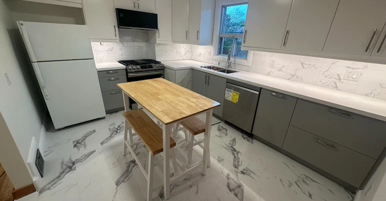 309 Queen Mary Drive, Oakville, ON, L6K 3L5 - 2