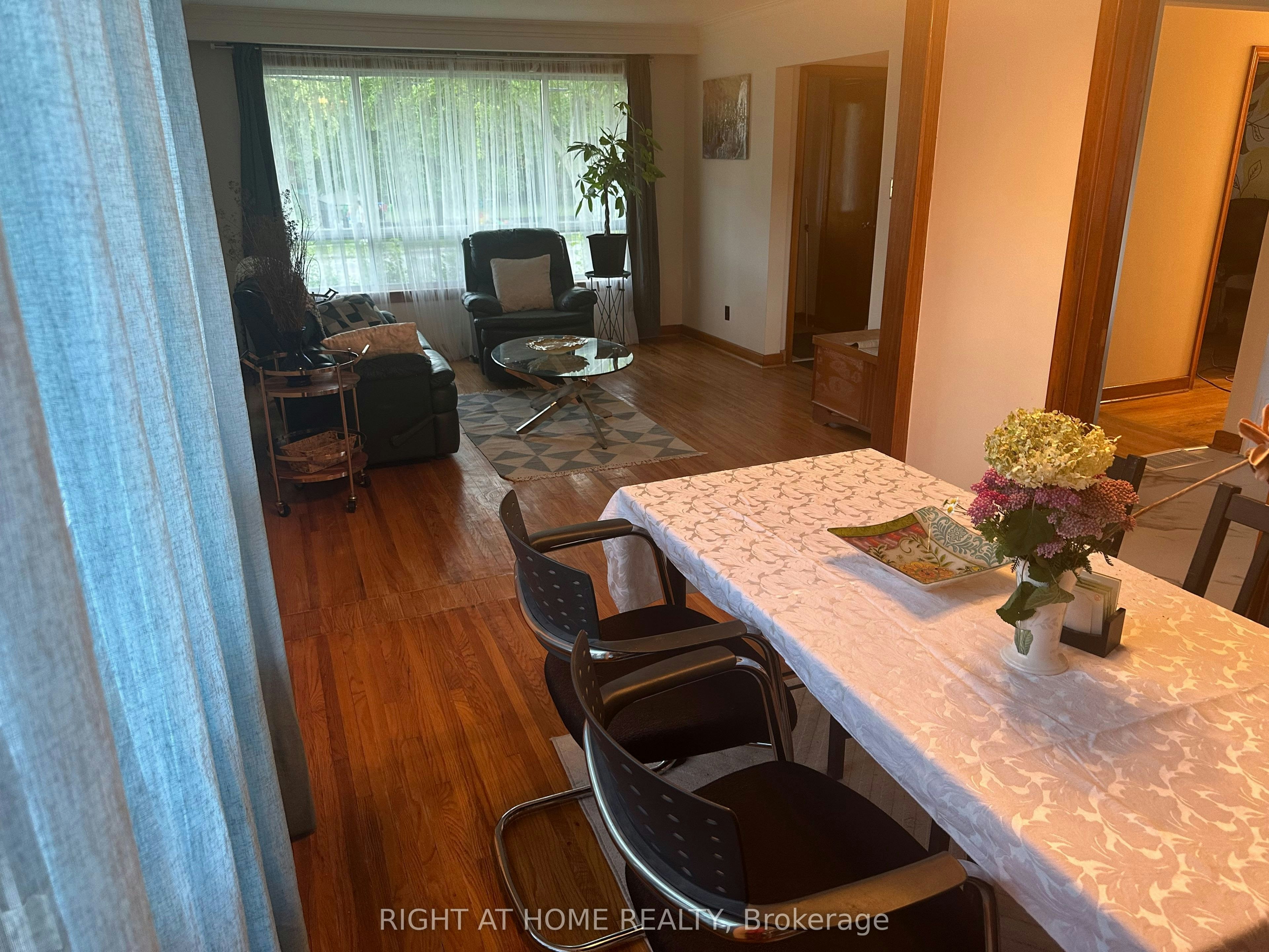 309 Queen Mary Drive, Oakville, ON, L6K 3L5 - 9