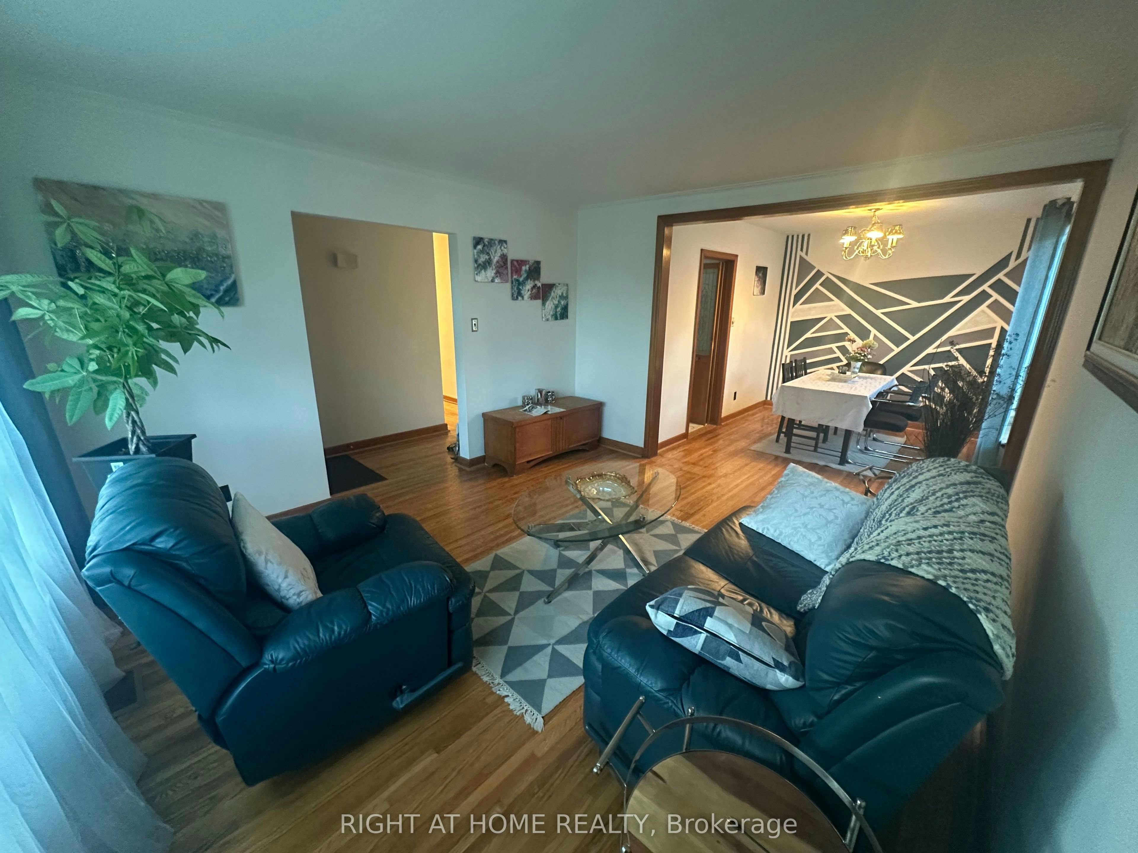 309 Queen Mary Drive, Oakville, ON, L6K 3L5 - 5