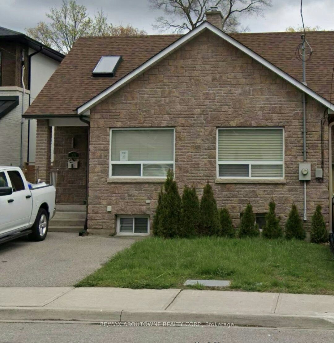 13 Broadview Avenue, Mississauga, ON, L5H 2S8