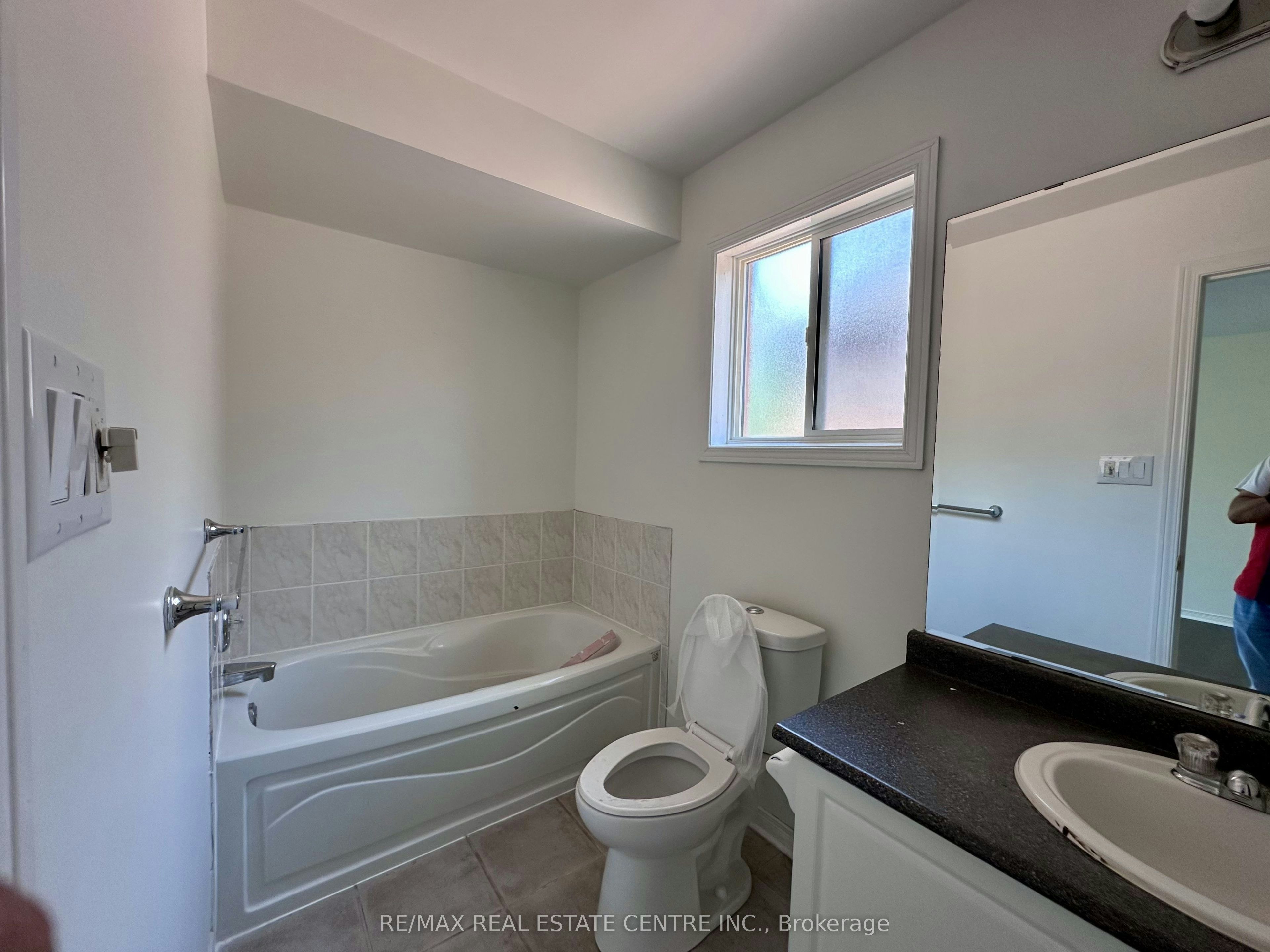 5673 Flora Drive, Burlington, ON, L7L 6X4 - 12