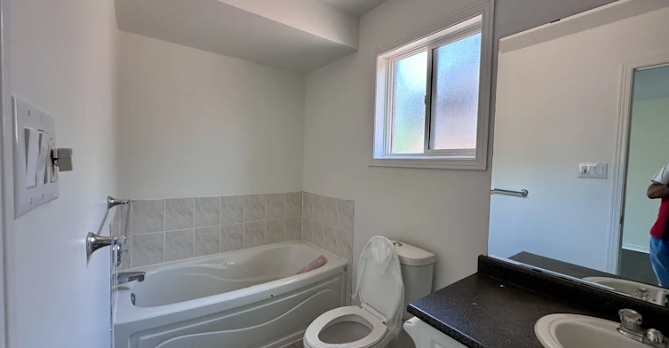 5673 Flora Drive, Burlington, ON, L7L 6X4 - 12