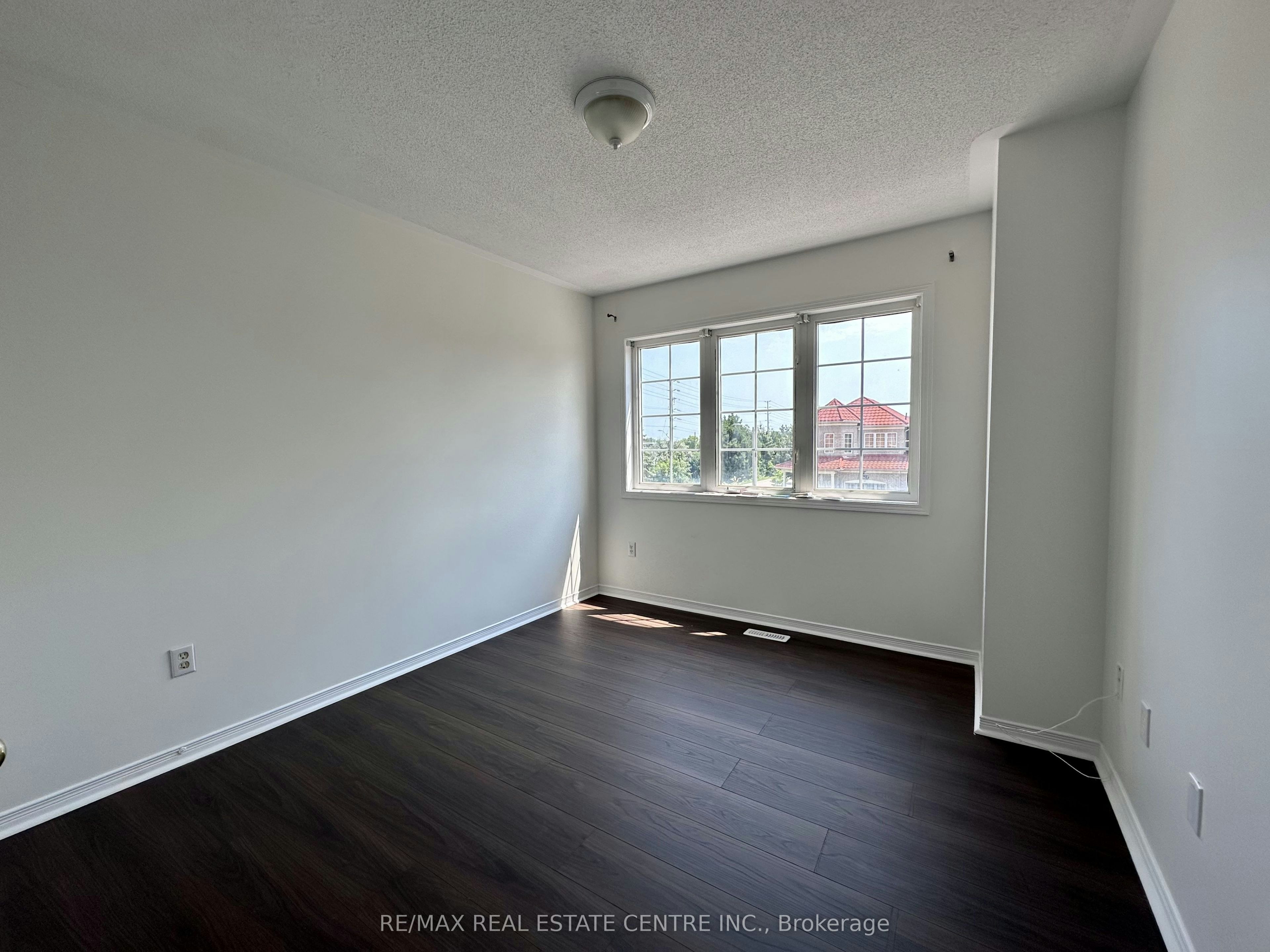 5673 Flora Drive, Burlington, ON, L7L 6X4 - 13
