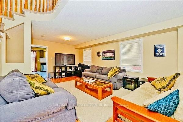 5673 Flora Drive, Burlington, ON, L7L 6X4 - 5