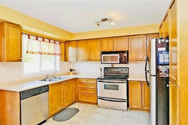 5673 Flora Drive, Burlington, ON, L7L 6X4 - 9