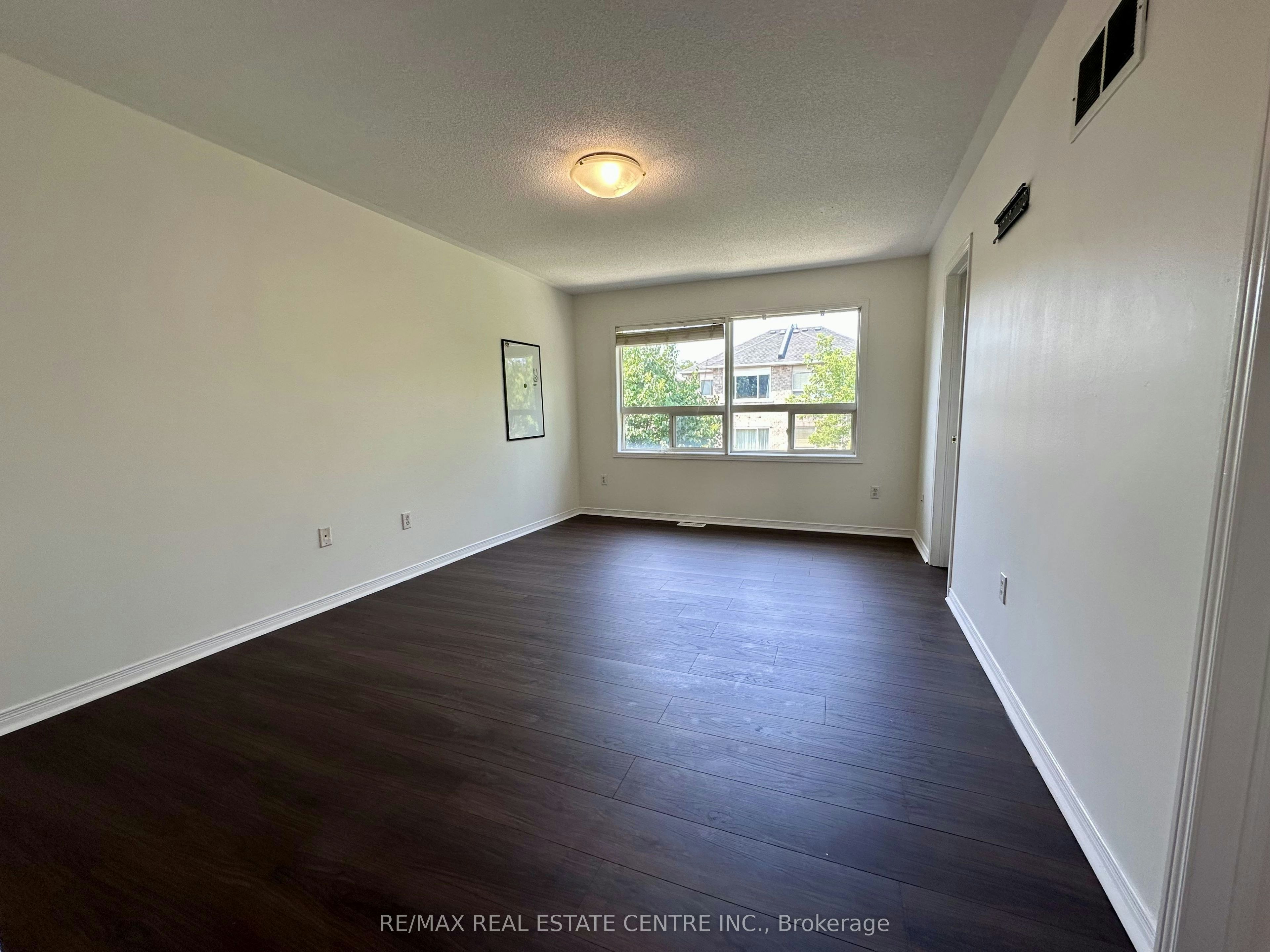 5673 Flora Drive, Burlington, ON, L7L 6X4 - 10