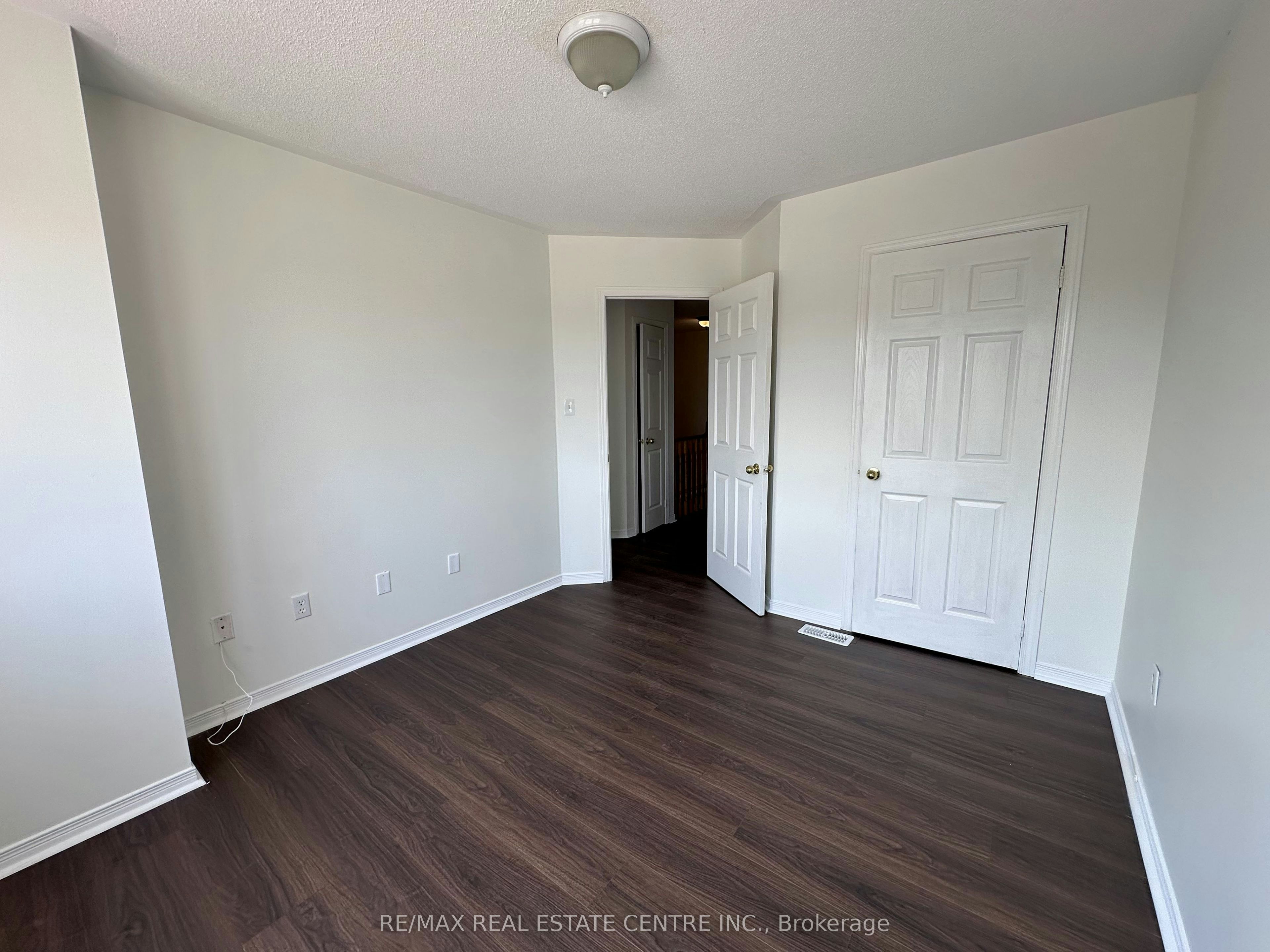 5673 Flora Drive, Burlington, ON, L7L 6X4 - 14