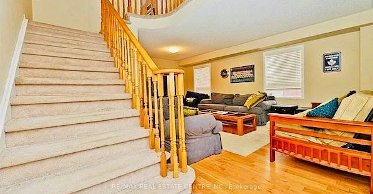 5673 Flora Drive, Burlington, ON, L7L 6X4 - 3