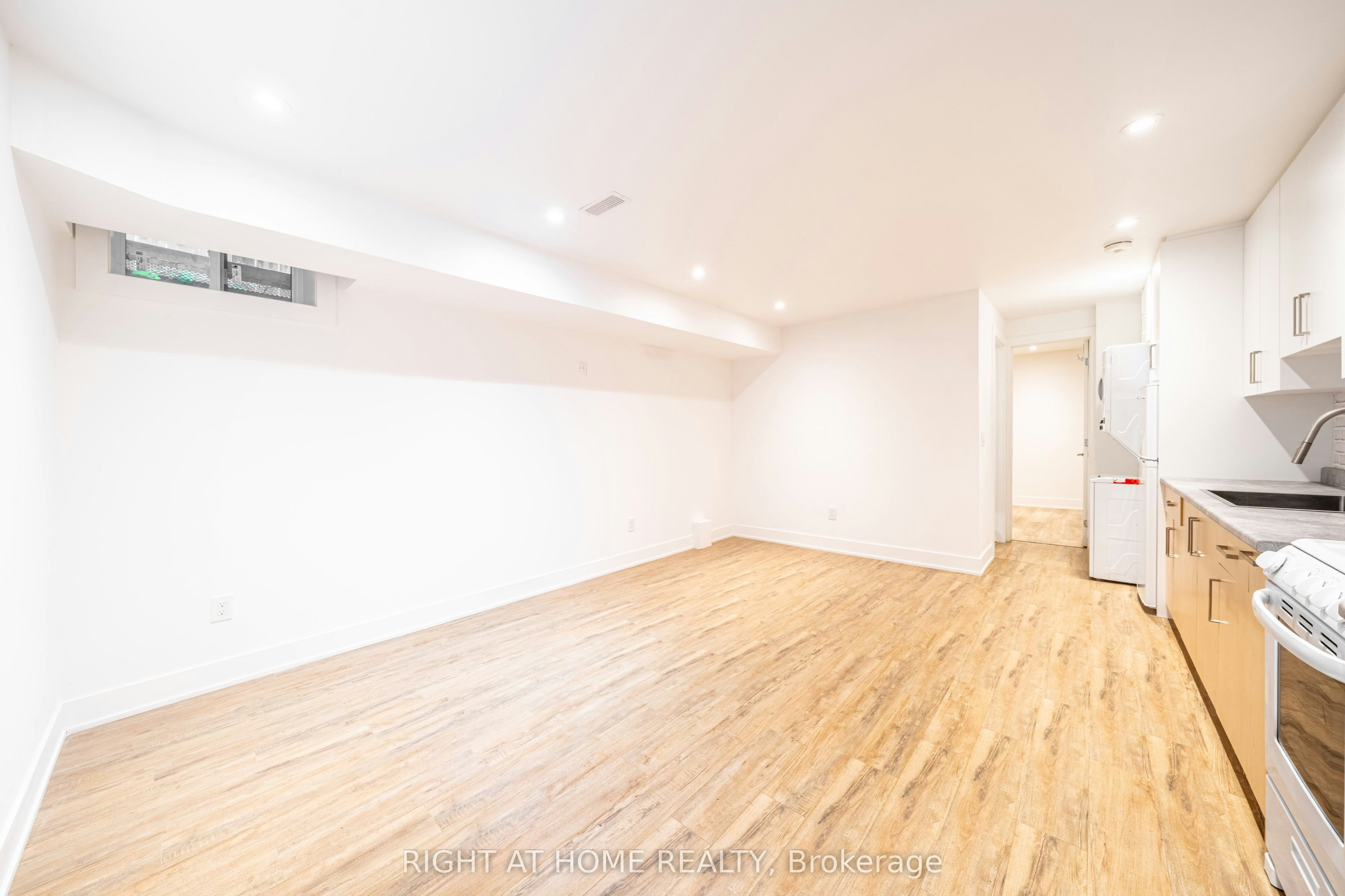 Basement-49B East Drive, Toronto, ON, M6N 2N8 - 8