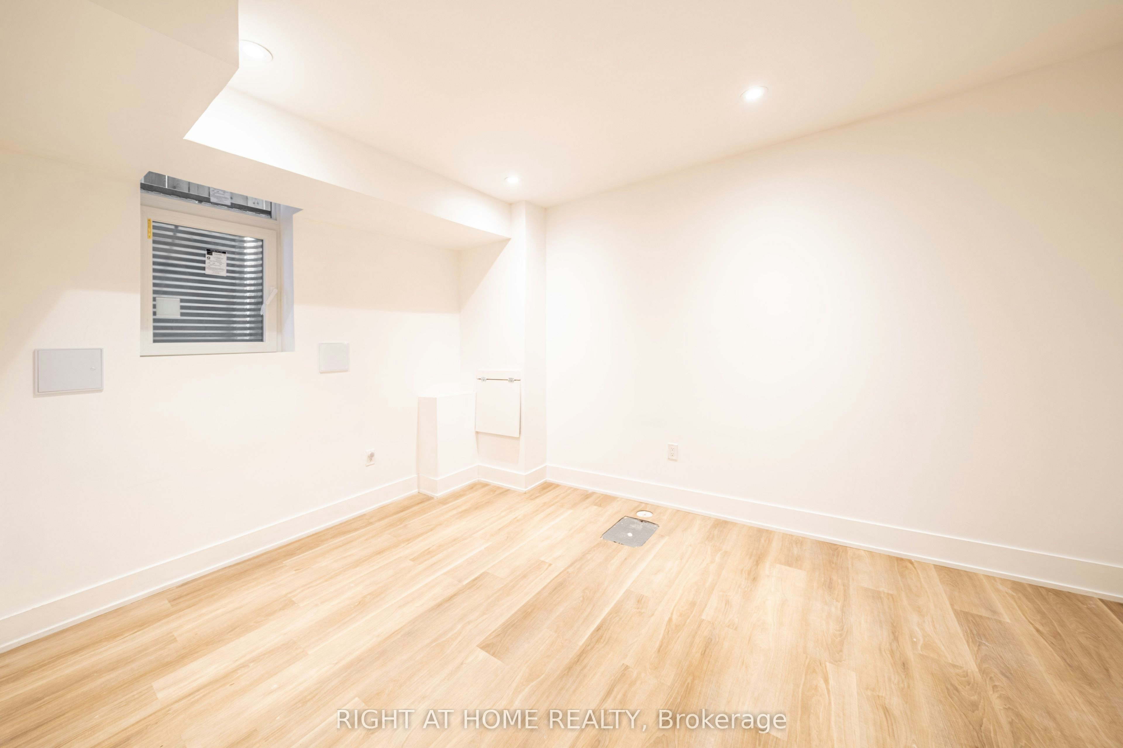 Basement-49B East Drive, Toronto, ON, M6N 2N8 - 9