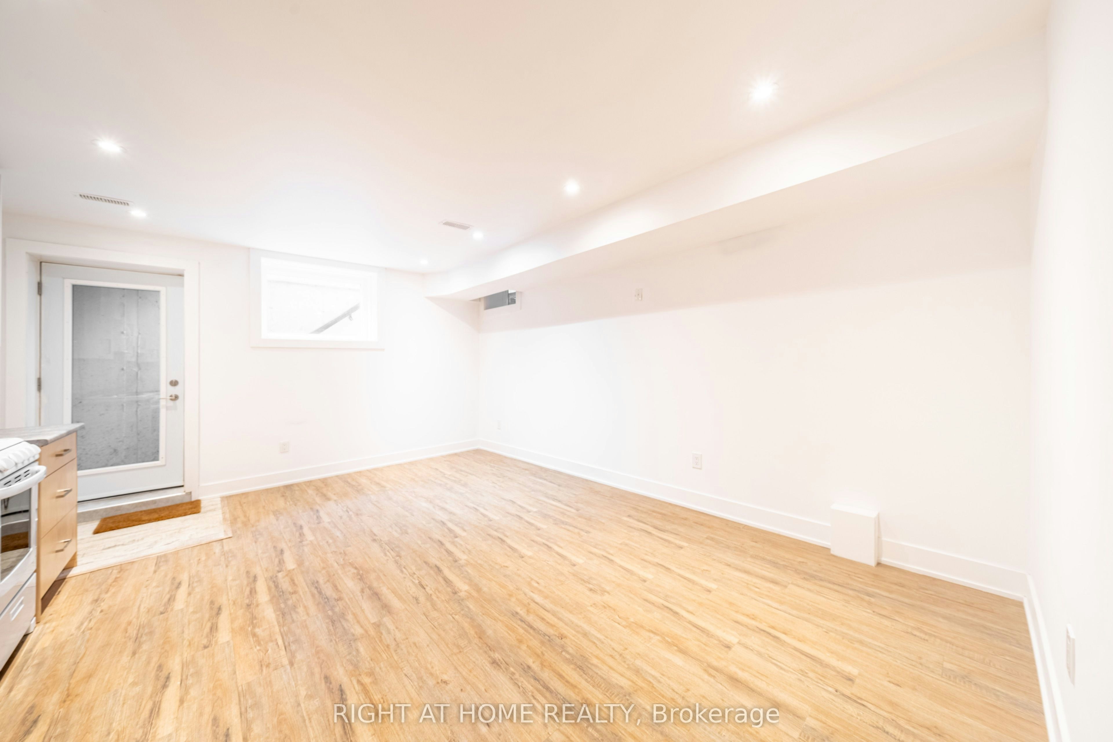 Basement-49B East Drive, Toronto, ON, M6N 2N8 - 7