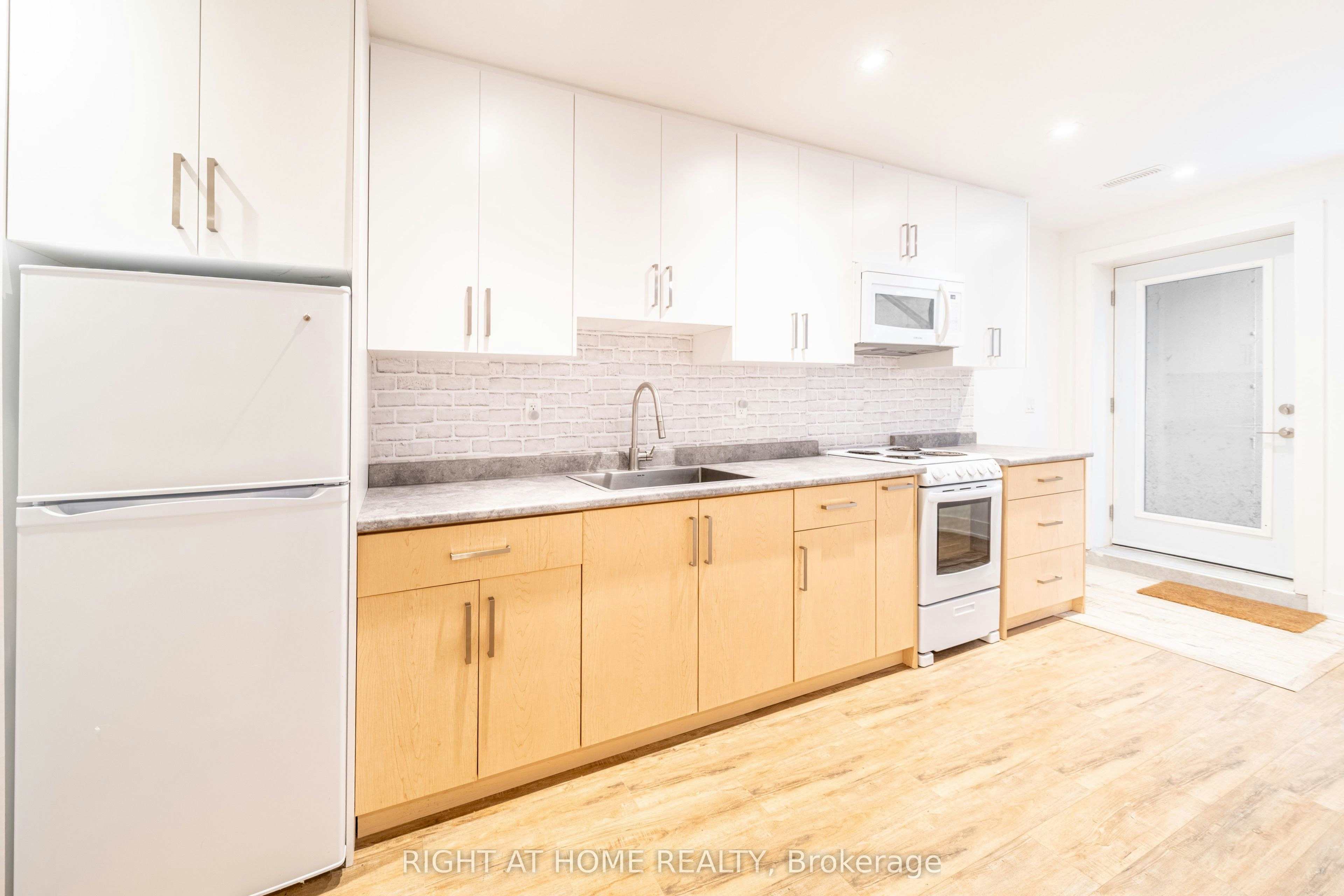 Basement-49B East Drive, Toronto, ON, M6N 2N8 - 4