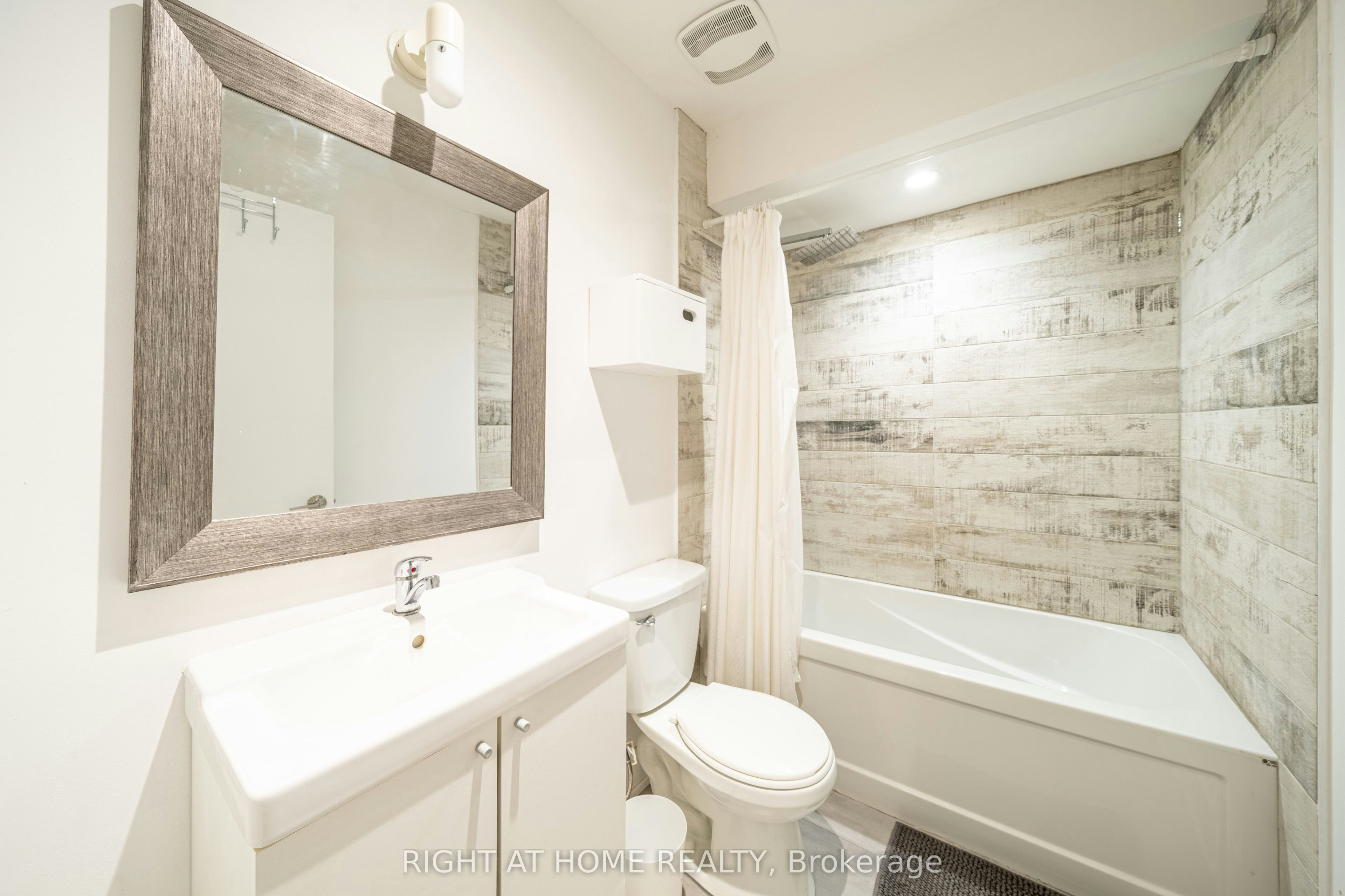 Basement-49B East Drive, Toronto, ON, M6N 2N8 - 12