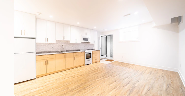 Basement-49B East Drive, Toronto, ON, M6N 2N8 - 3