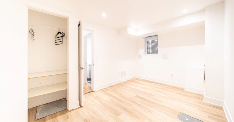 Basement-49B East Drive, Toronto, ON, M6N 2N8 - 11