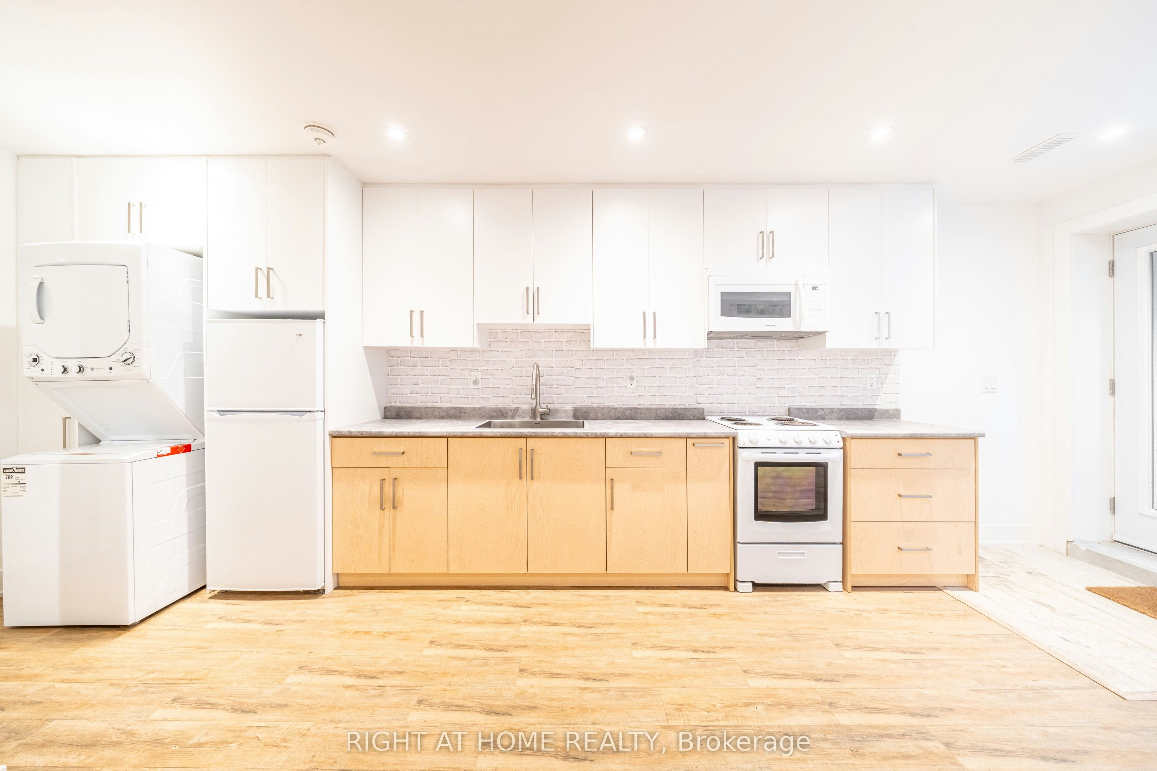 Basement-49B East Drive, Toronto, ON, M6N 2N8 - 5