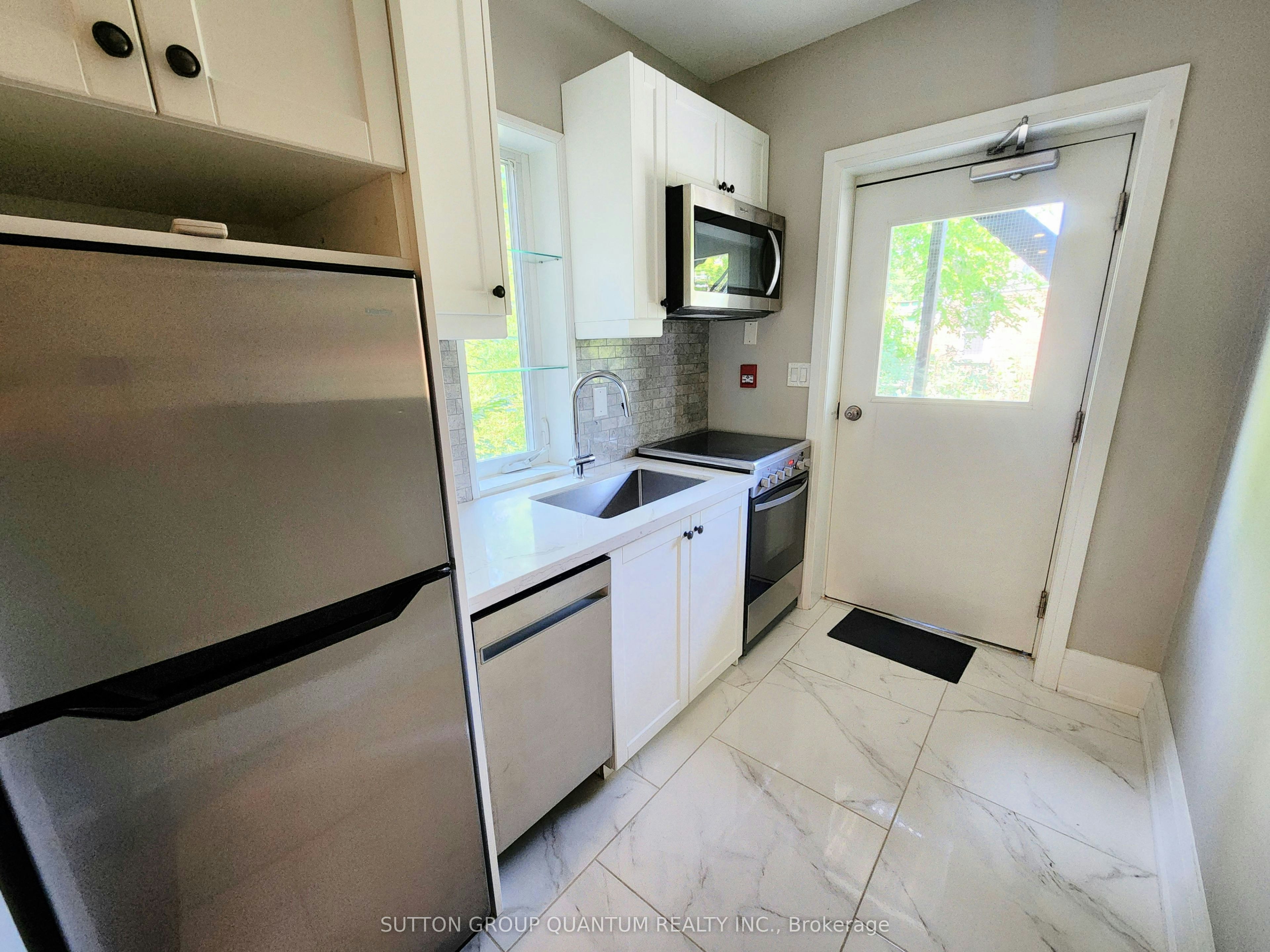 2-28 Boustead Avenue, Toronto, ON, M6R 1Y9 - 6