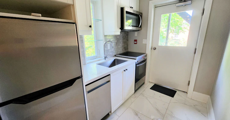 2-28 Boustead Avenue, Toronto, ON, M6R 1Y9 - 6