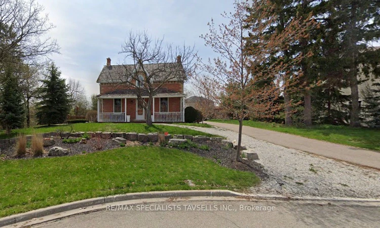 82 Cobblestone Court