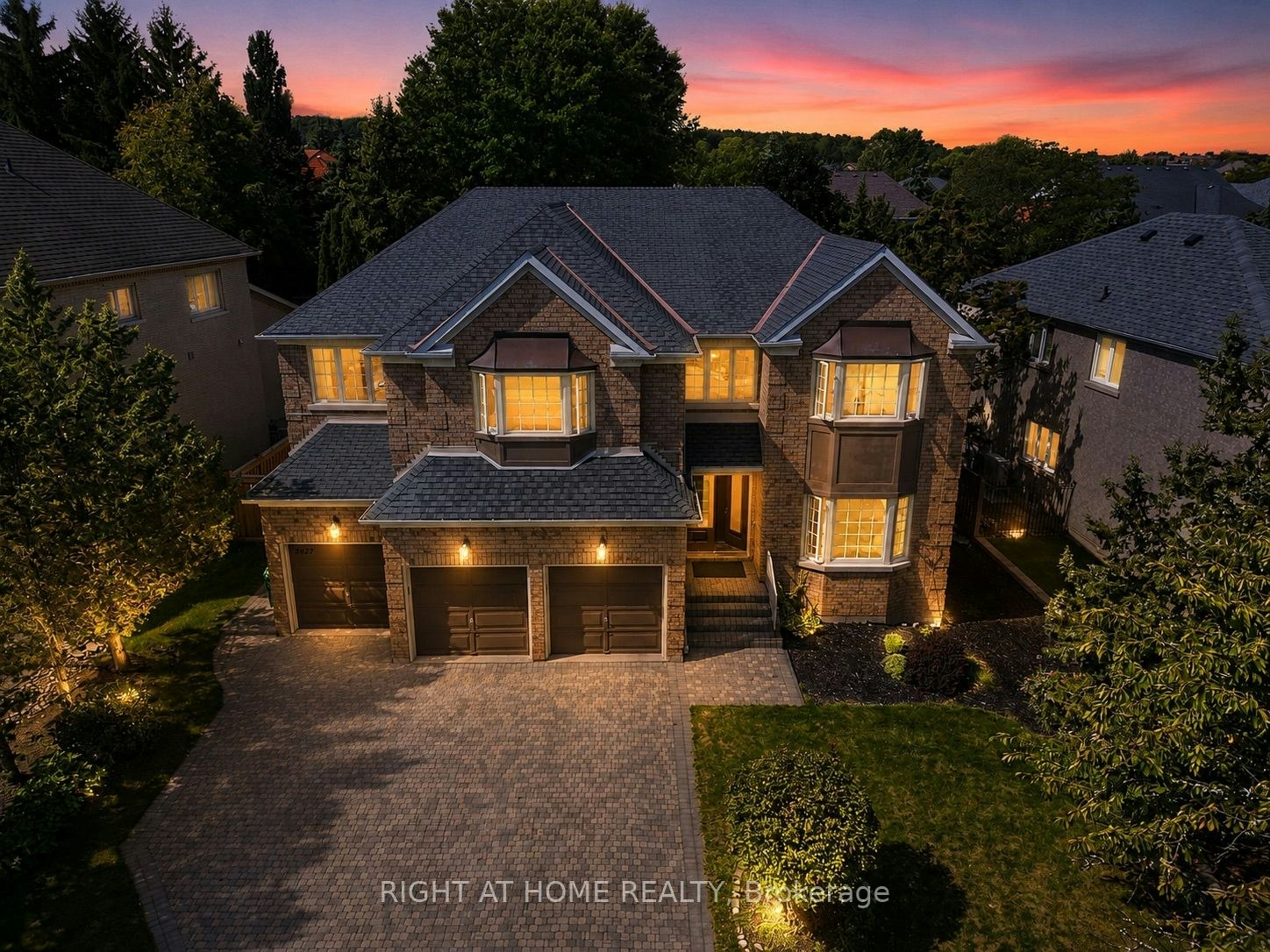 2427 Erin Centre Boulevard, Mississauga, ON, L5M 5B3