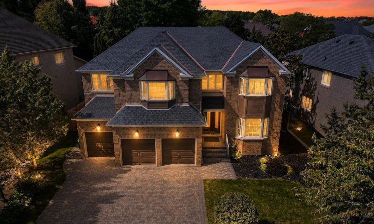 2427 Erin Centre Boulevard