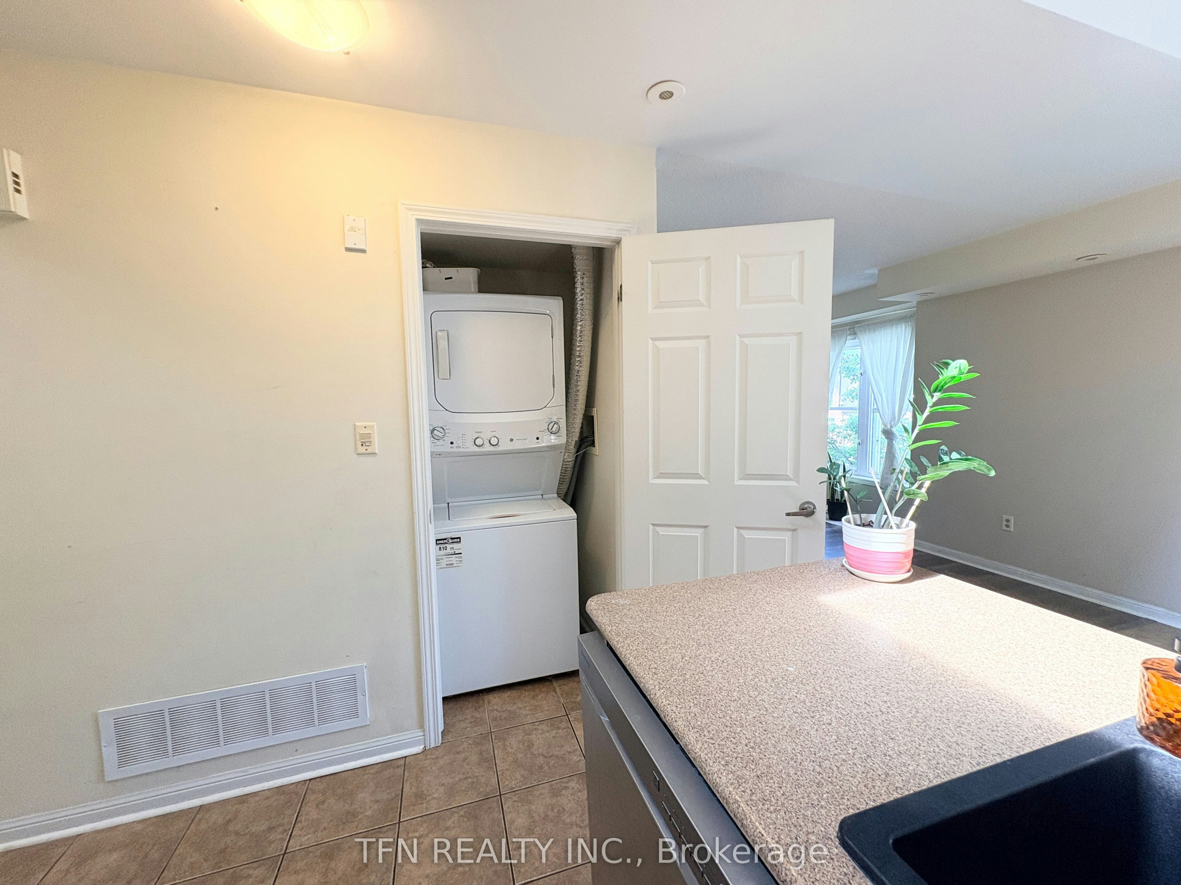 3-588 Shoreline Drive, Mississauga, ON, L5B 0A8 - 38