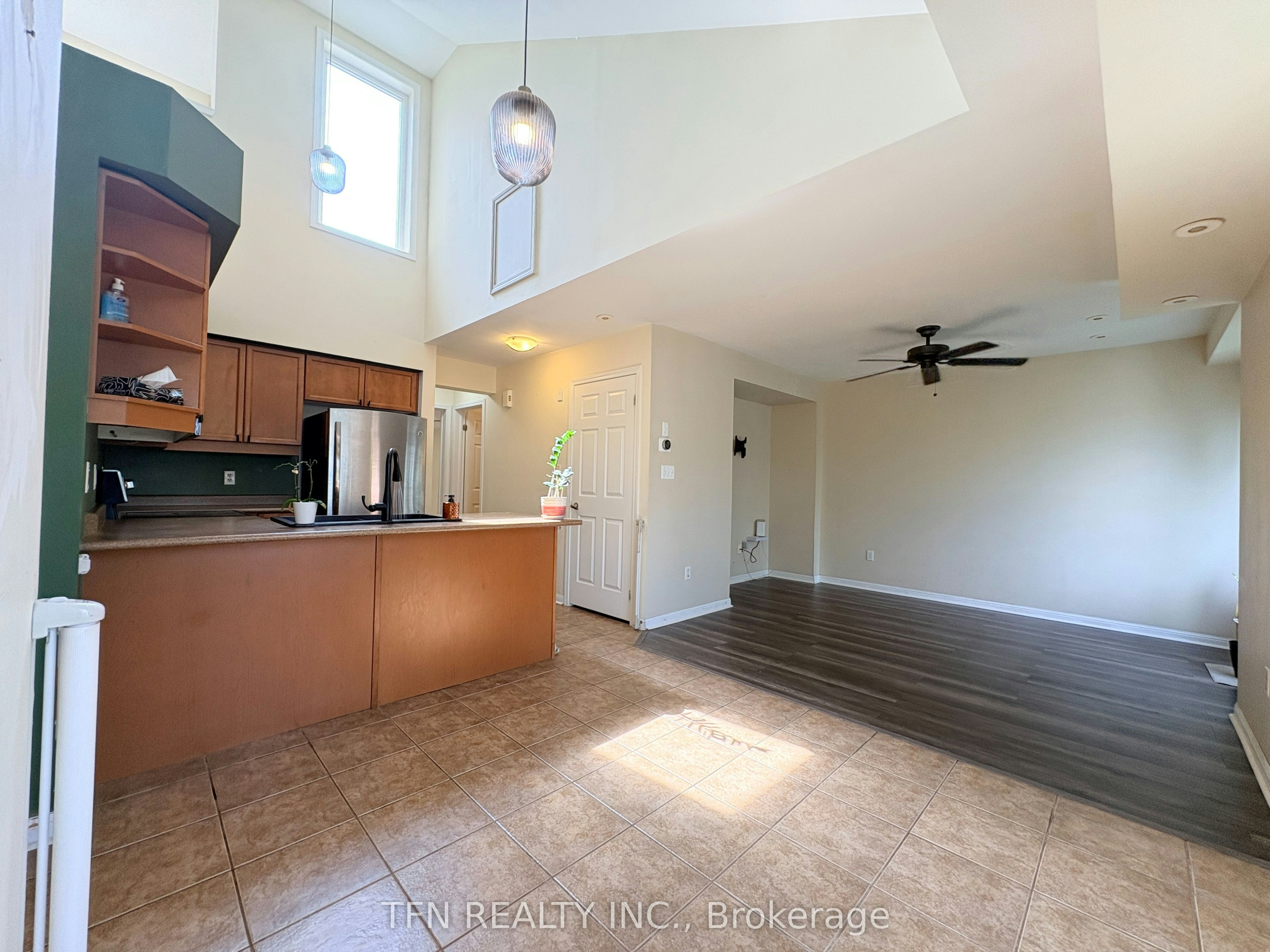 3-588 Shoreline Drive, Mississauga, ON, L5B 0A8 - 3