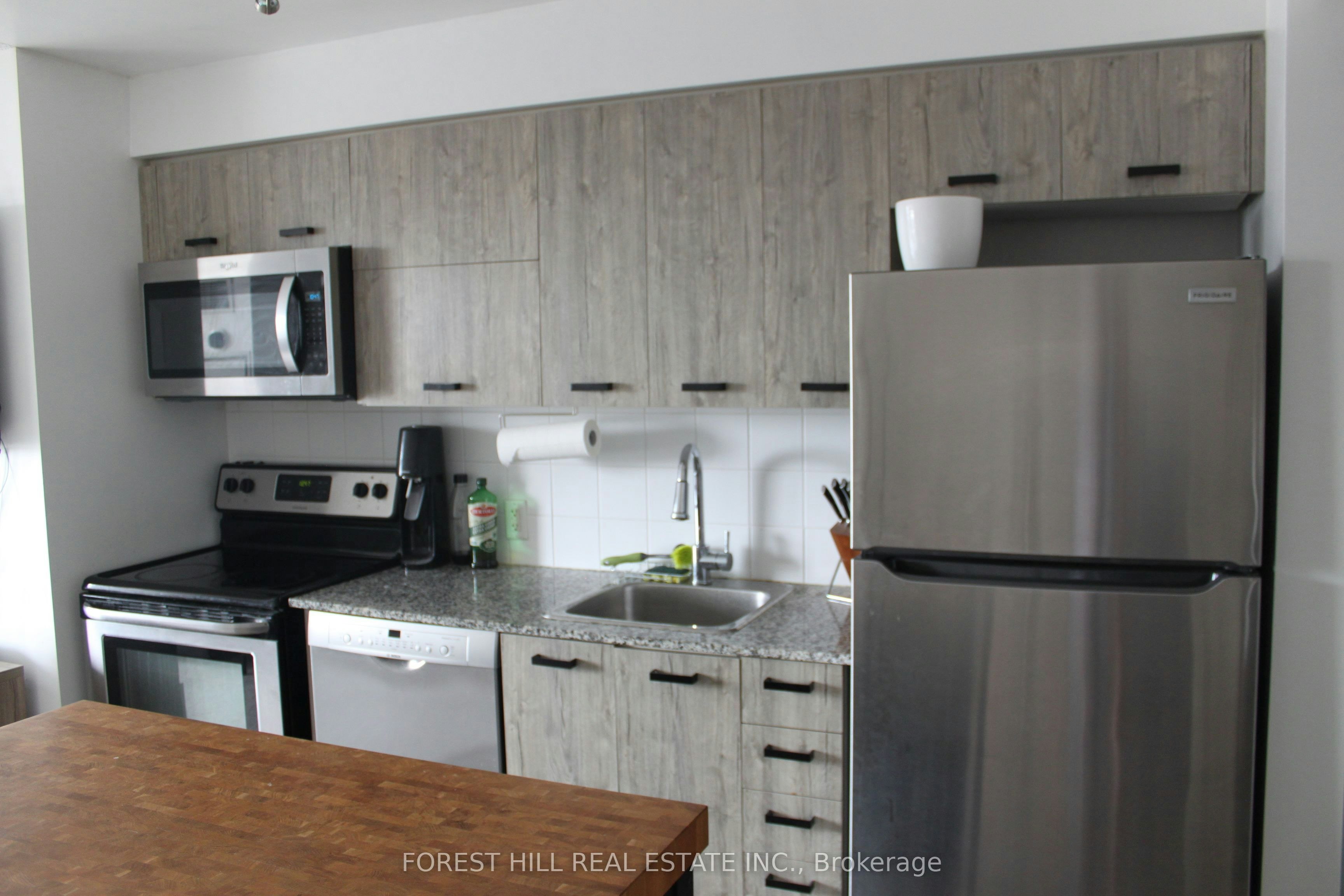 915-20 Joe Shuster Way, Toronto, ON, M6K 0A3 - 6