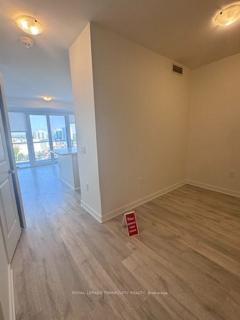 708-4675 Metcalfe Avenue, Mississauga, ON, L5M 0Z8 - 2