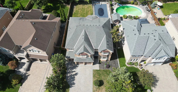 2427 Erin Centre Boulevard, Mississauga, ON, L5M 5B3