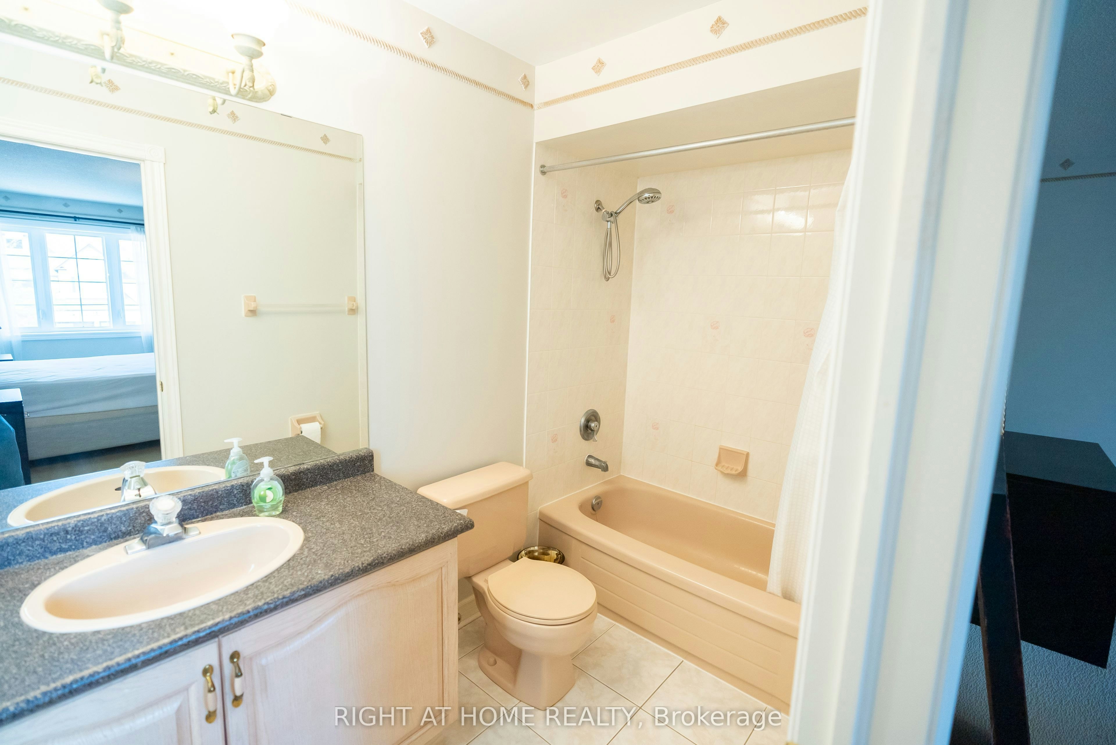 2427 Erin Centre Boulevard, Mississauga, ON, L5M 5B3 - 31