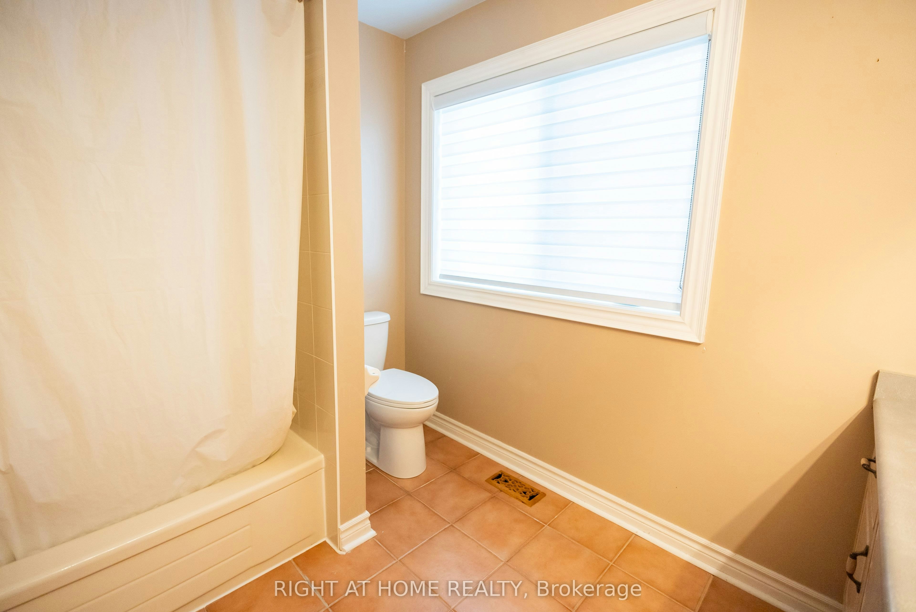 2427 Erin Centre Boulevard, Mississauga, ON, L5M 5B3 - 23