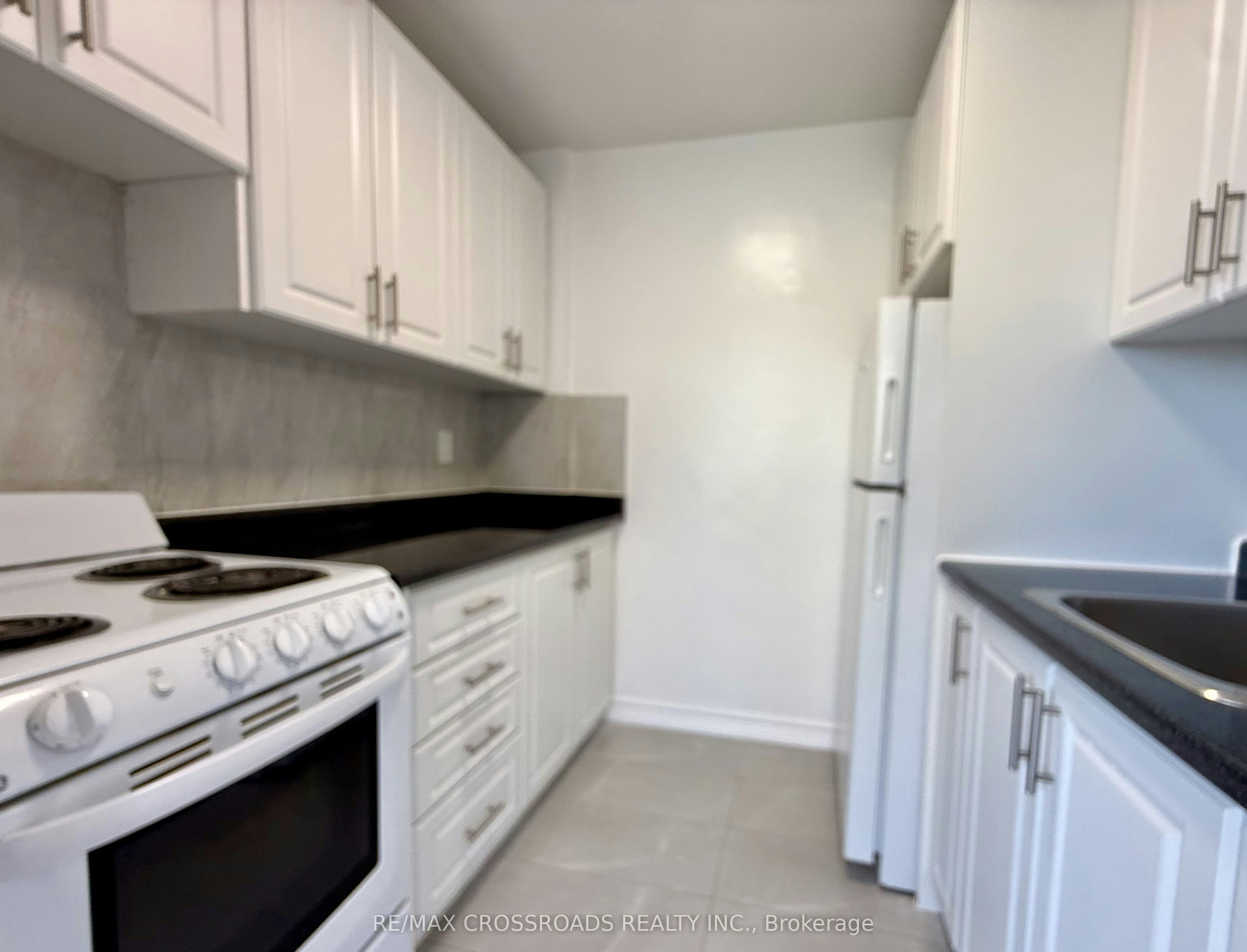 410-363 Lakeshore Road E, Mississauga, ON, L5G 1H7 - 8