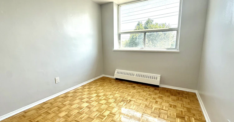 410-363 Lakeshore Road E, Mississauga, ON, L5G 1H7 - 5