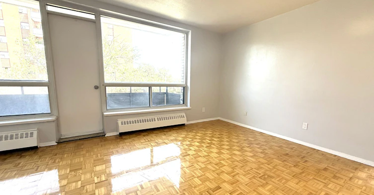 410-363 Lakeshore Road E, Mississauga, ON, L5G 1H7 - 3