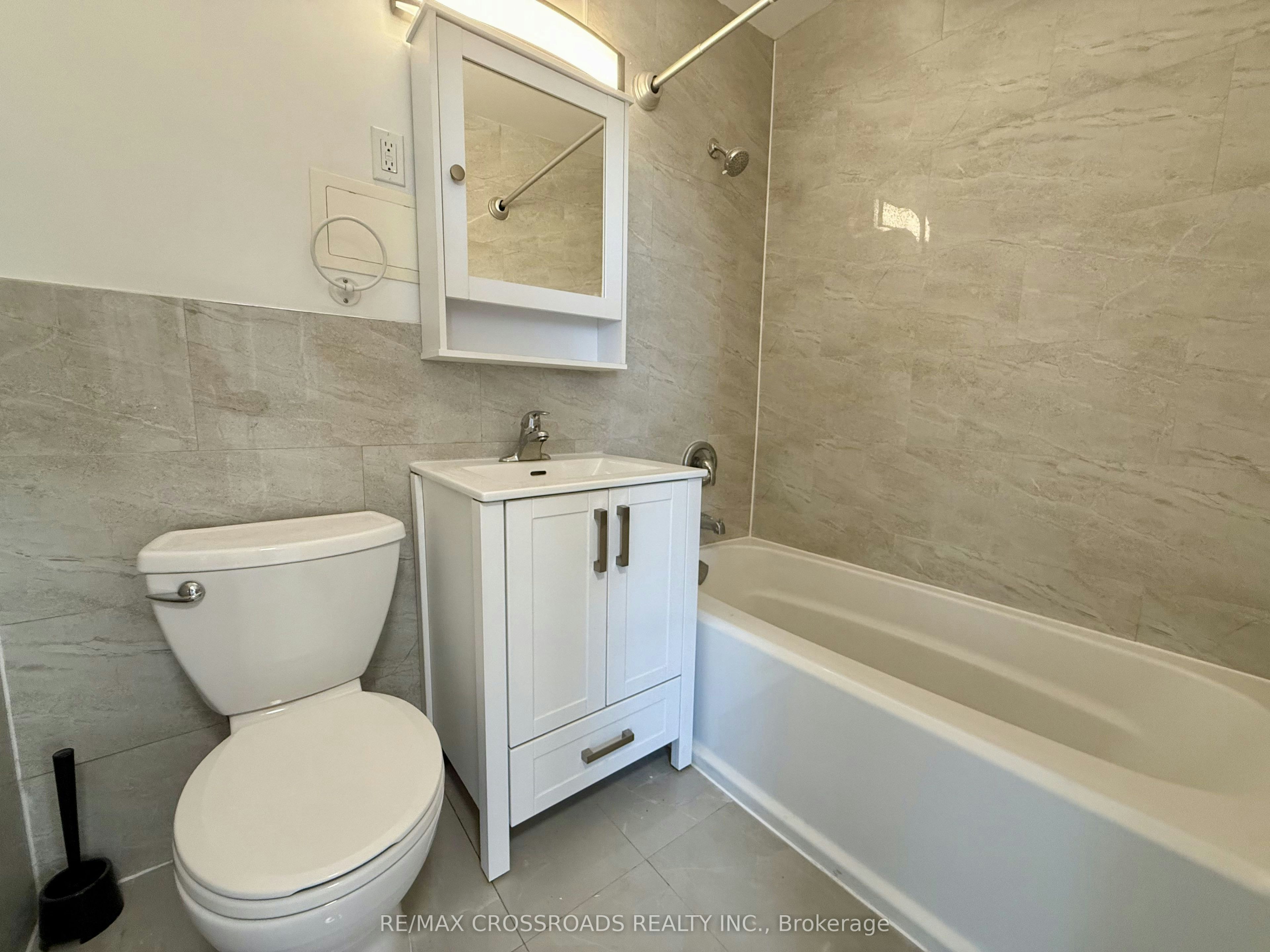 410-363 Lakeshore Road E, Mississauga, ON, L5G 1H7 - 9