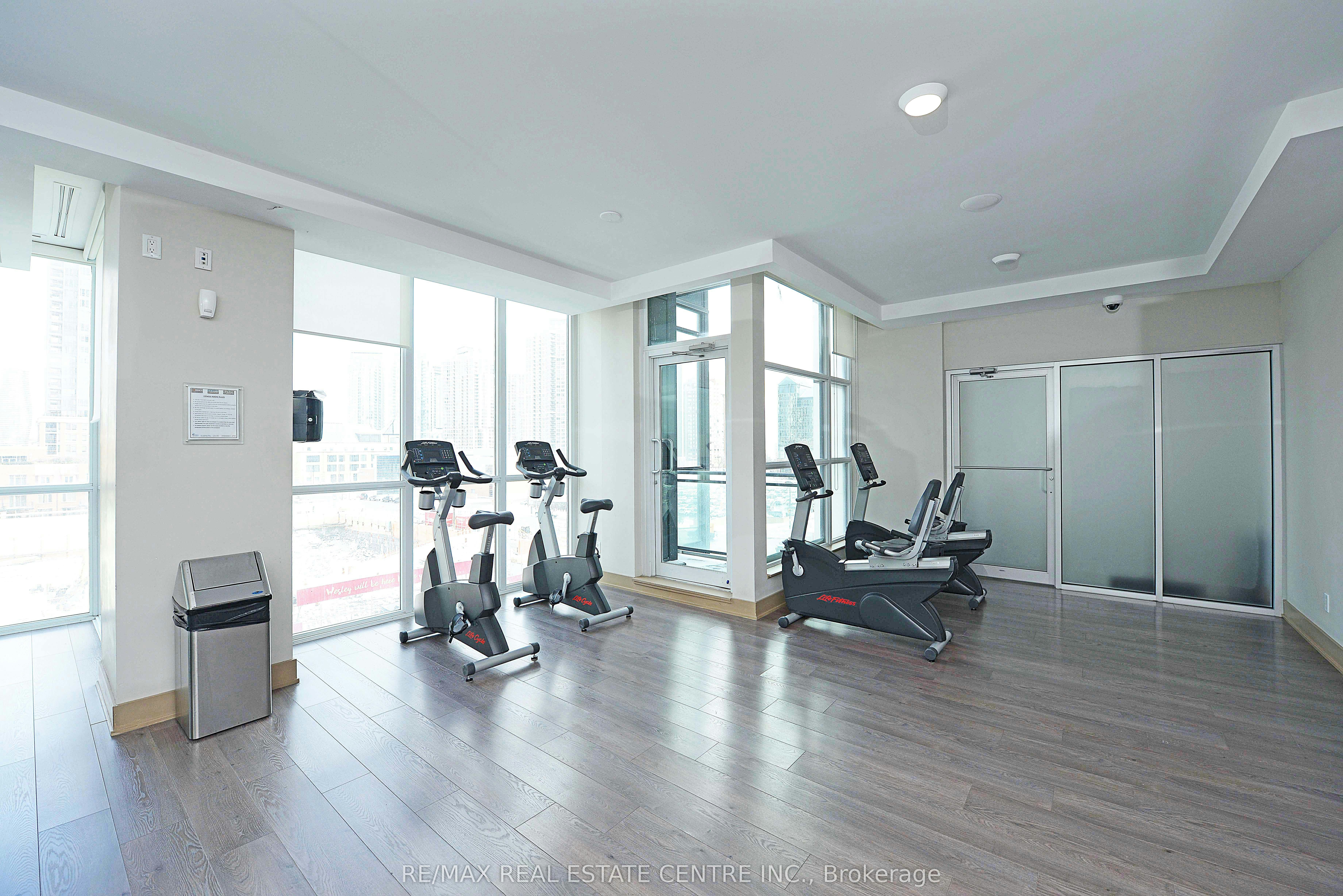 3904-4070 Confederation Parkway, Mississauga, ON, L5B 0E9 - 3