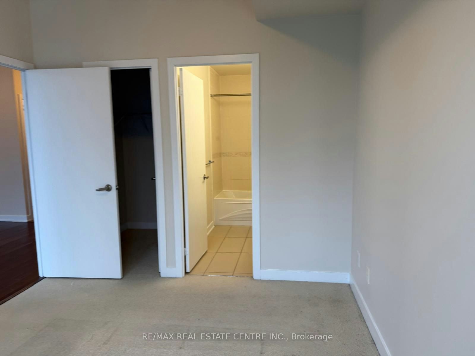 3904-4070 Confederation Parkway, Mississauga, ON, L5B 0E9 - 18