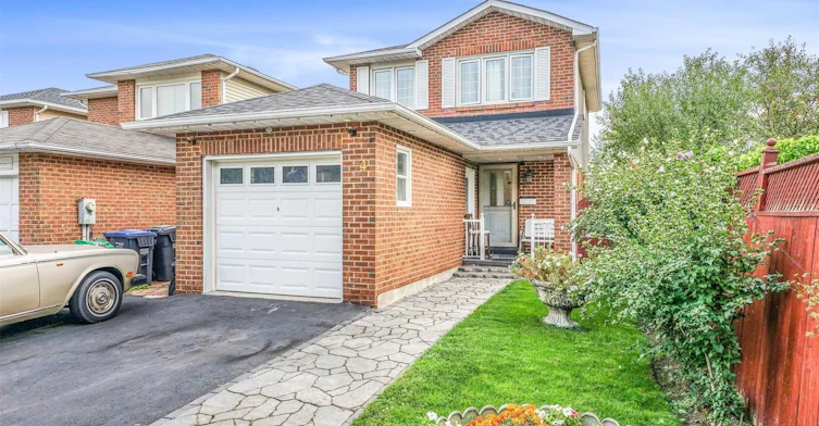4 Sunshade Place, Brampton, ON, L6Z 2B8 - 2