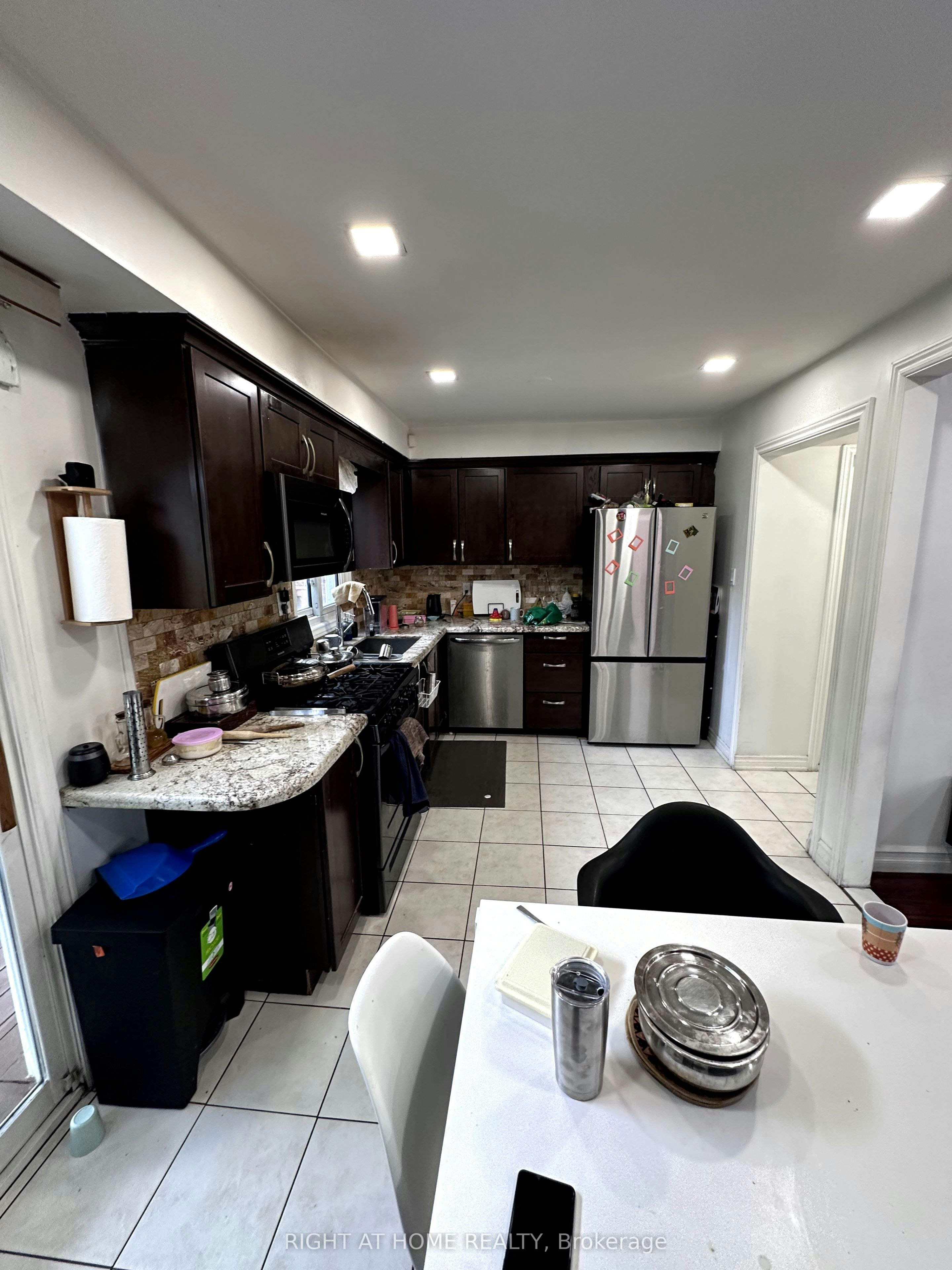 4 Sunshade Place, Brampton, ON, L6Z 2B8 - 6