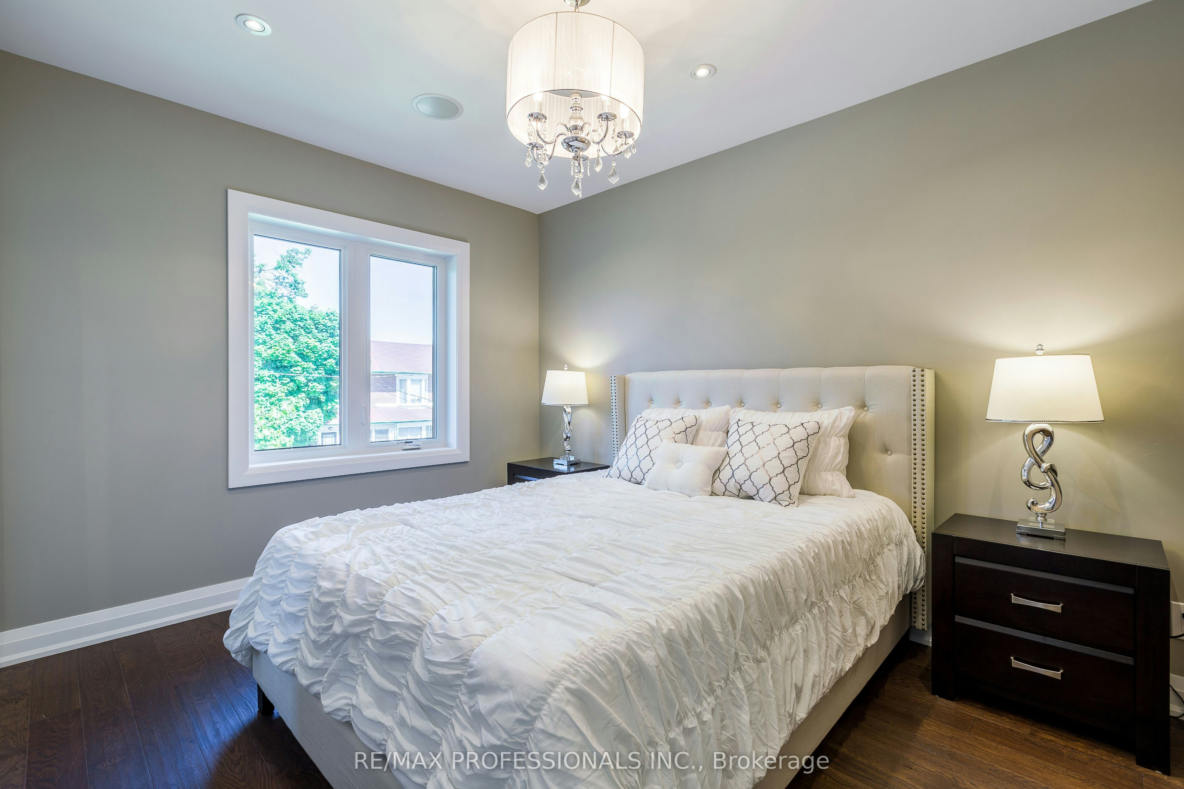 546 Beresford Avenue, Toronto, ON, M6S 3C3 - 12
