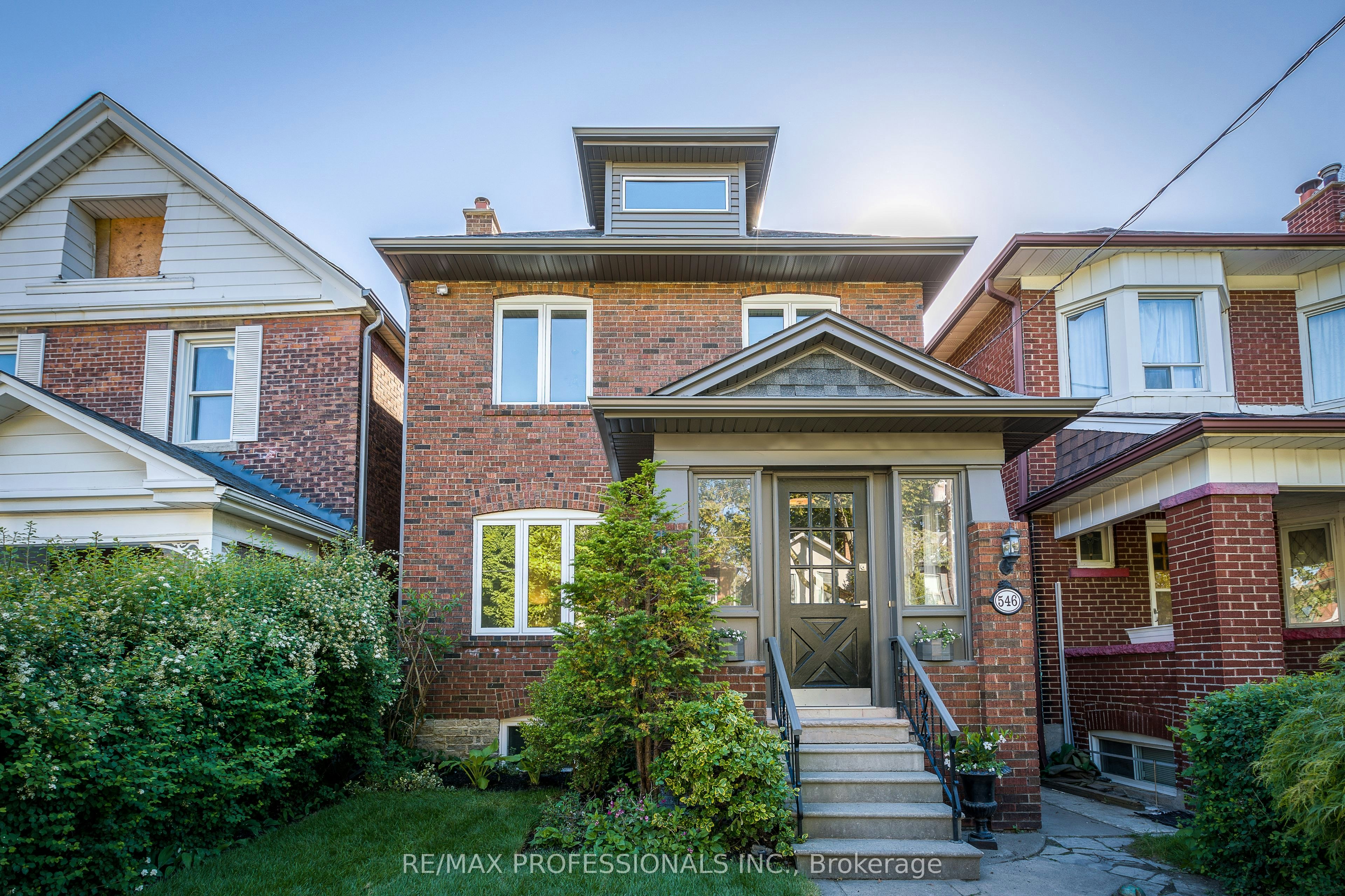 546 Beresford Avenue, Toronto, ON, M6S 3C3