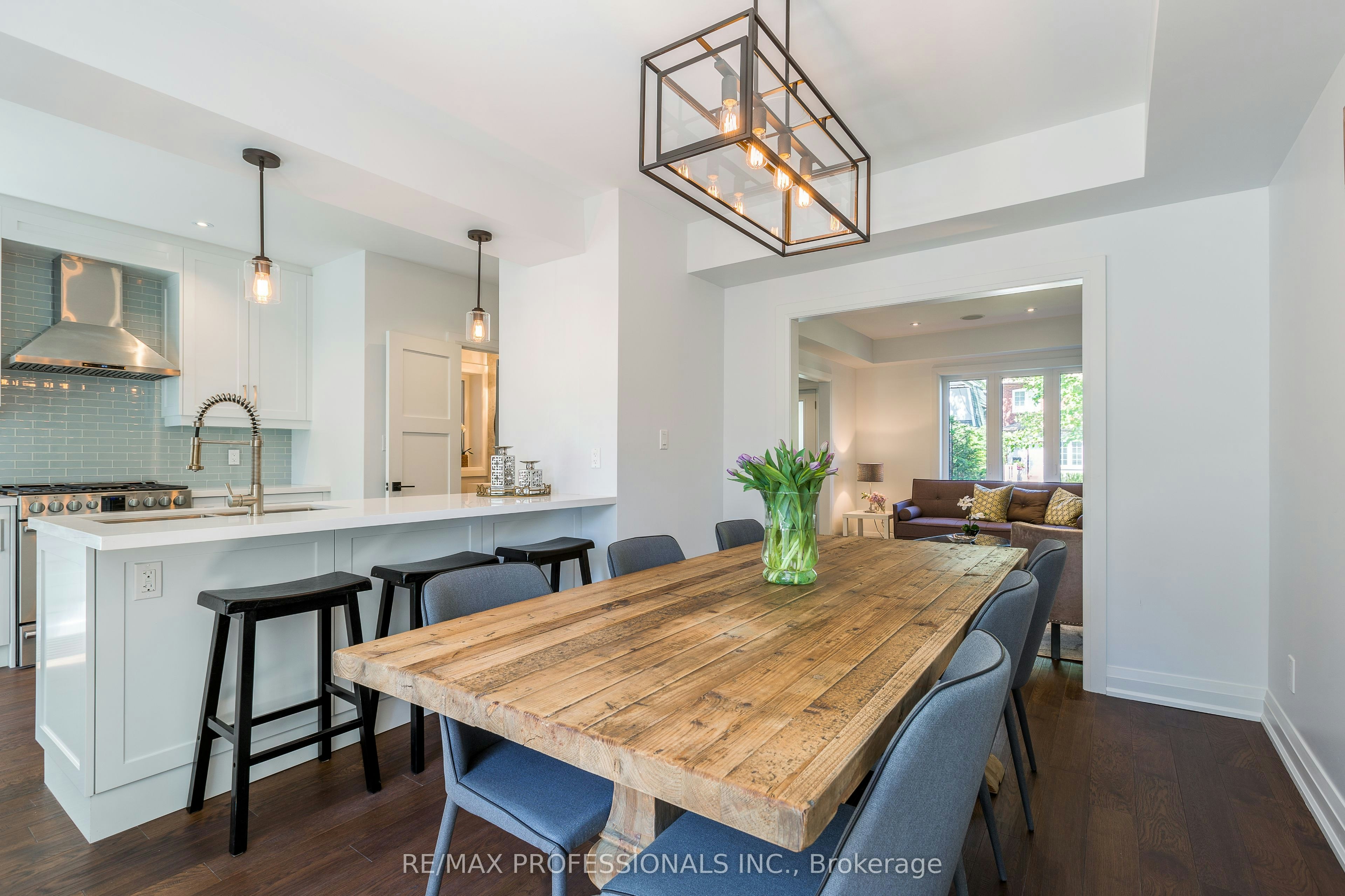 546 Beresford Avenue, Toronto, ON, M6S 3C3 - 6